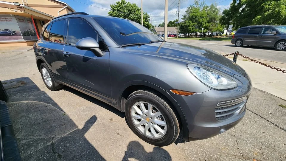 2014 Porsche 958 Cayenne - Image 2 of 8