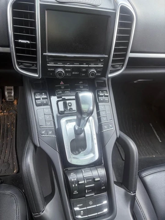 2014 Porsche 958 Cayenne - Image 4 of 7