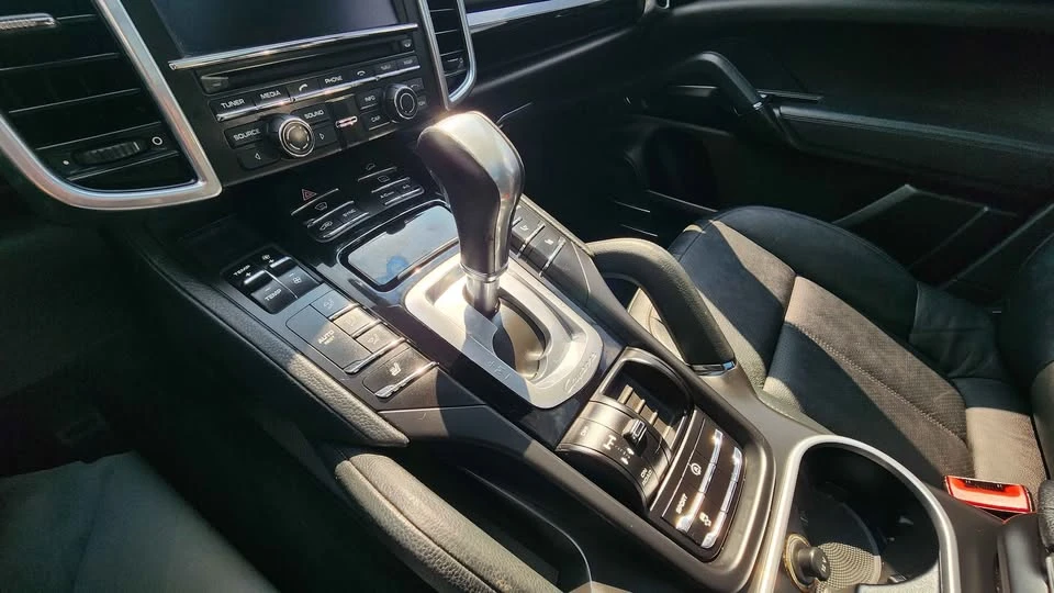2014 Porsche 958 Cayenne - Image 7 of 8