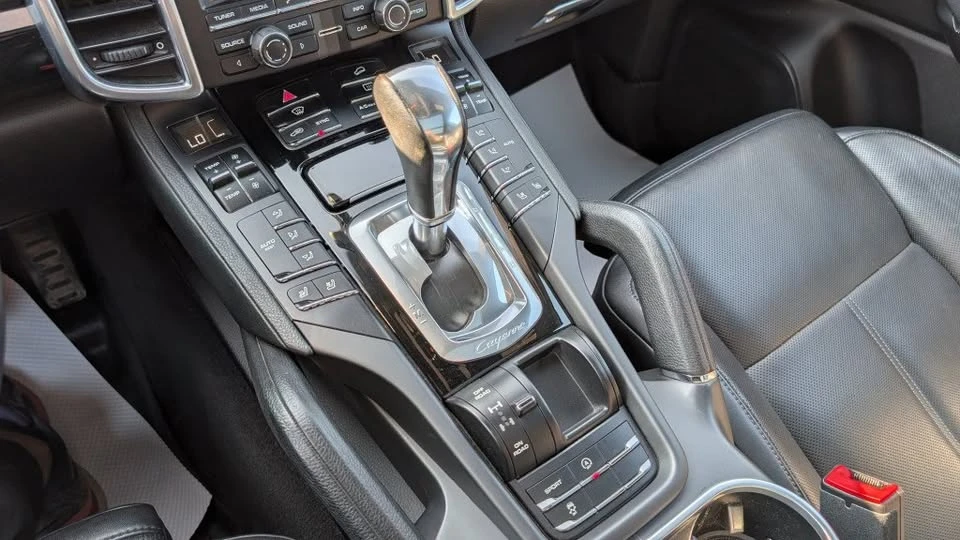2014 Porsche 958 Cayenne - Image 14 of 17