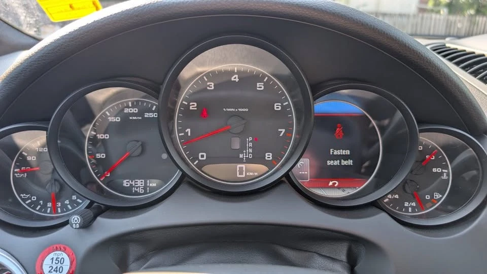 2014 Porsche 958 Cayenne - Image 16 of 17