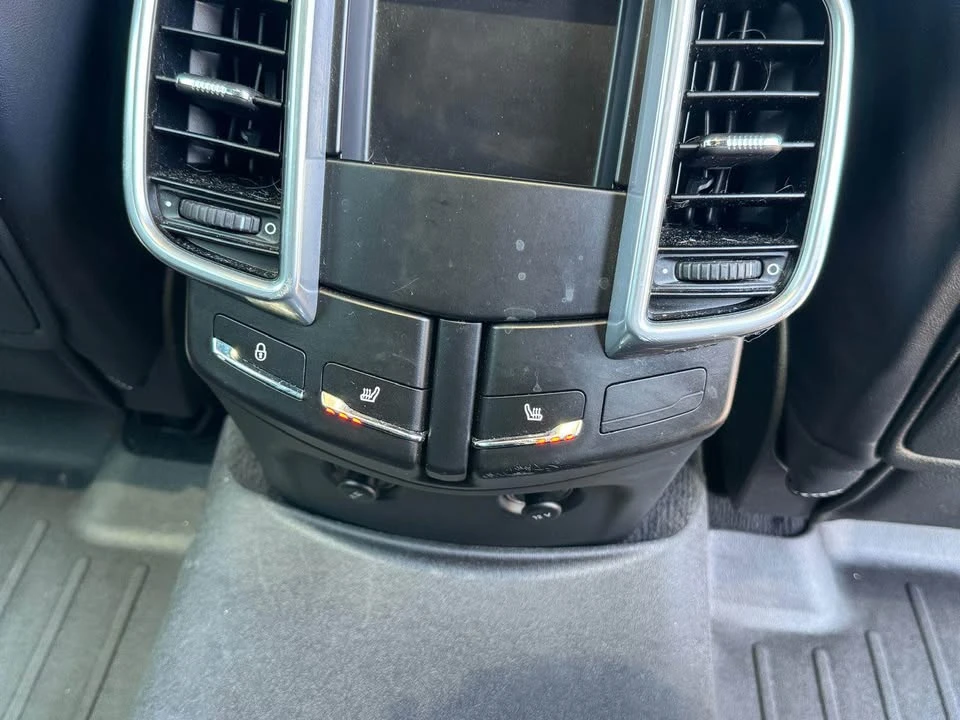 2014 Porsche 958 Cayenne - Image 12 of 20