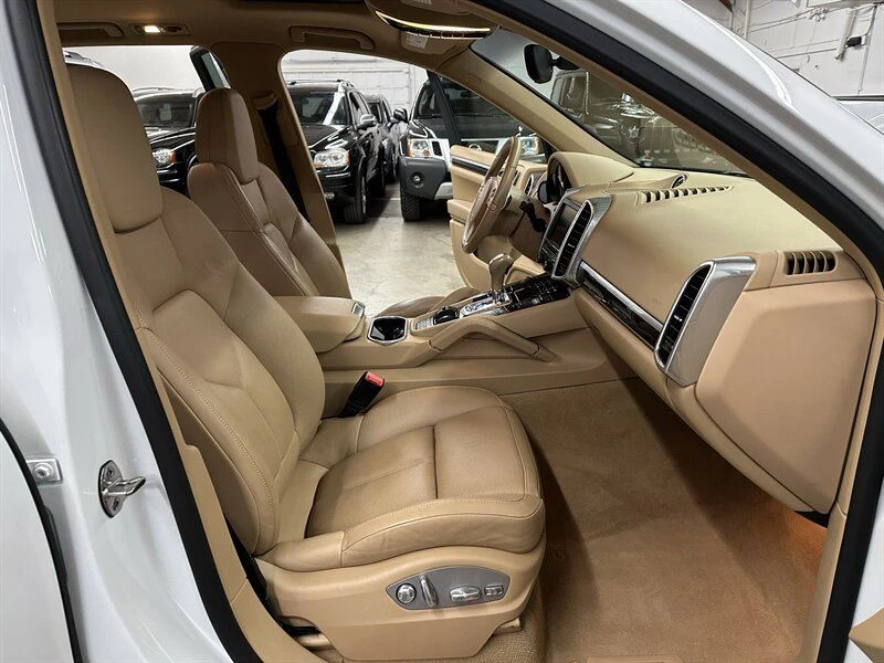 2014 Porsche 958 Cayenne - Image 13 of 20