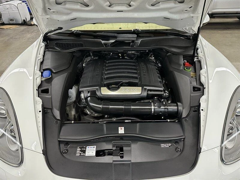 2014 Porsche 958 Cayenne - Image 9 of 20