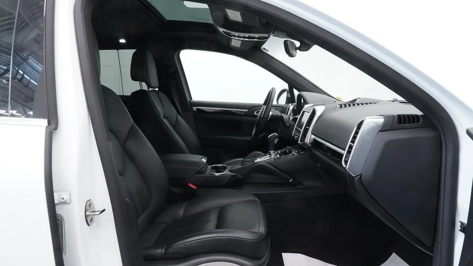 2014 Porsche 958 Cayenne - Image 15 of 20