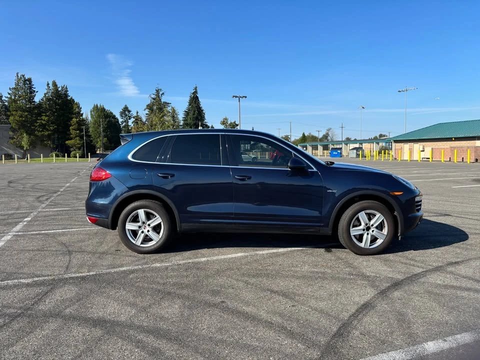 2014 Porsche 958 Cayenne - Image 2 of 9