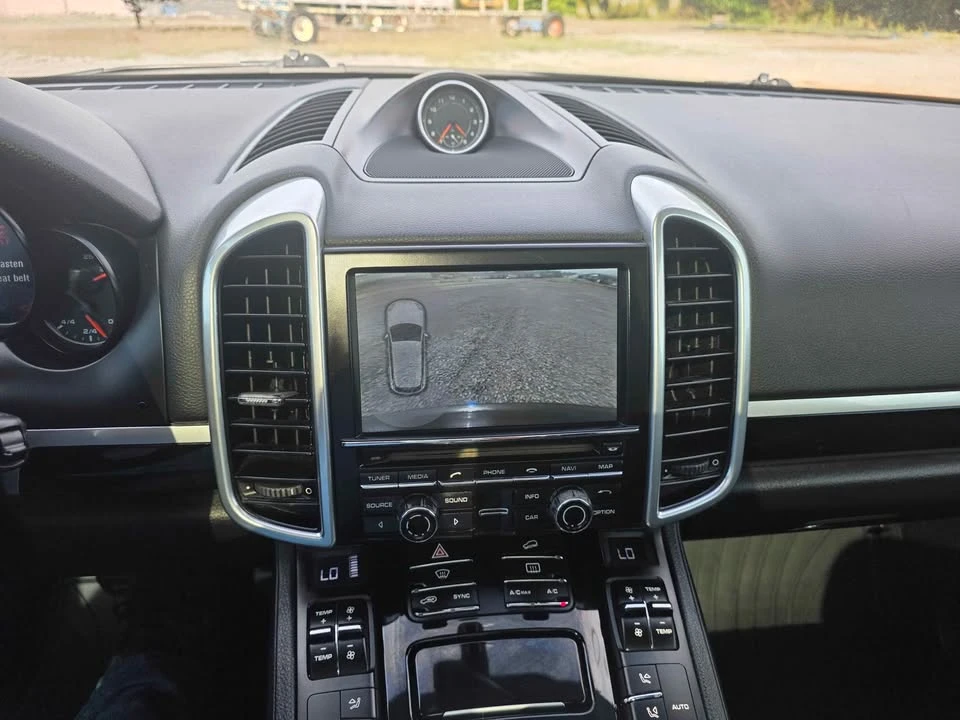 2014 Porsche 958 Cayenne - Image 14 of 20