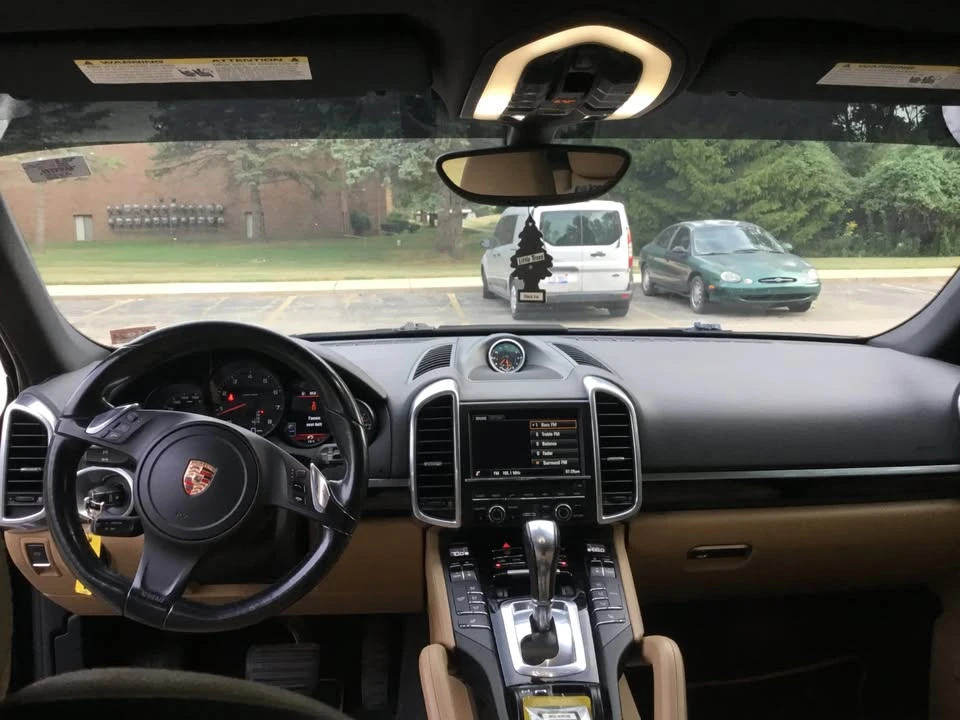 2014 Porsche 958 Cayenne - Image 12 of 17
