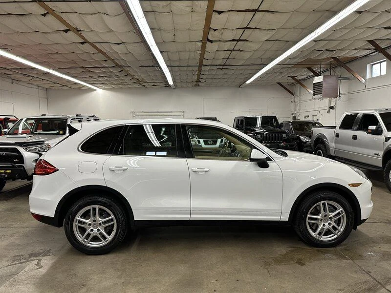 2014 Porsche 958 Cayenne - Image 2 of 20