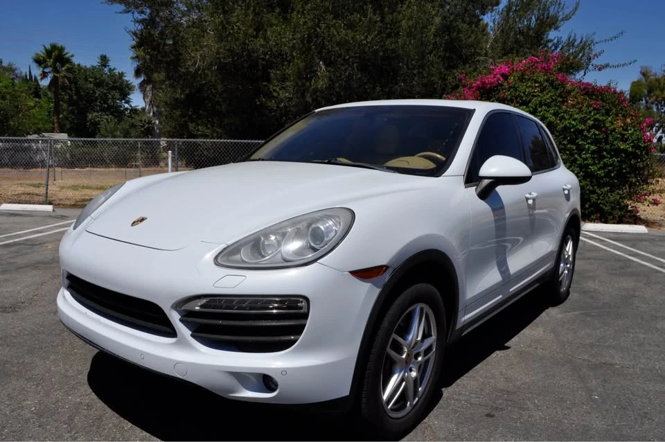 2014 Porsche 958 Cayenne - Image 2 of 12