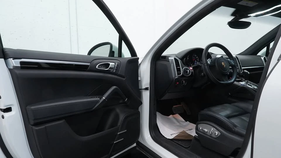 2014 Porsche 958 Cayenne - Image 9 of 20