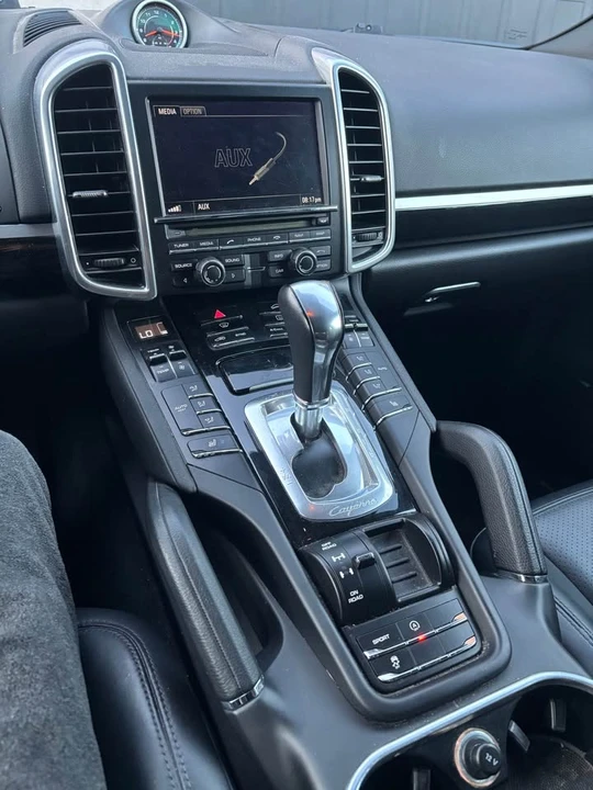 2014 Porsche 958 Cayenne - Image 7 of 12