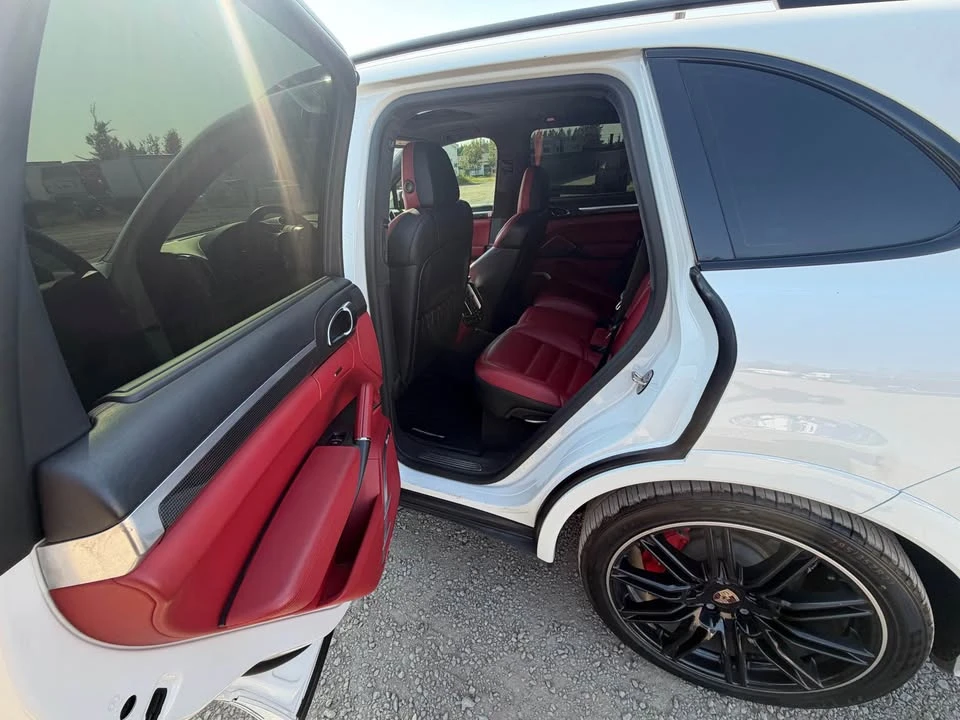 2014 Porsche 958 Cayenne - Image 10 of 16