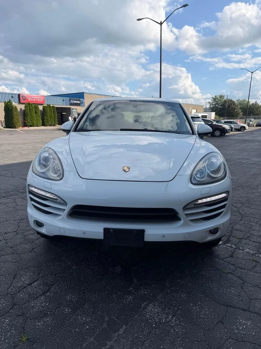 2014 Porsche 958 Cayenne - Image 2 of 9