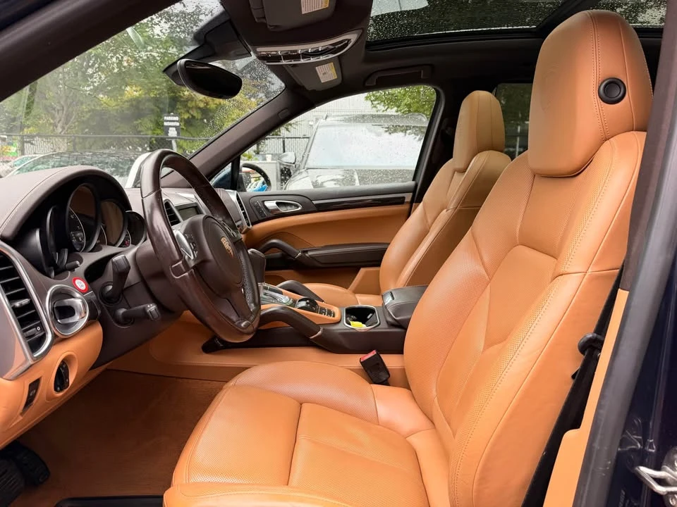 2014 Porsche 958 Cayenne - Image 10 of 20