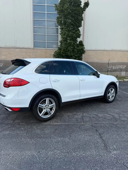 2014 Porsche 958 Cayenne - Image 5 of 9
