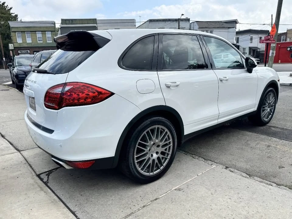 2014 Porsche 958 Cayenne - Image 9 of 20