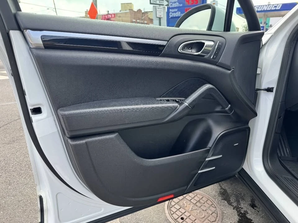 2014 Porsche 958 Cayenne - Image 16 of 20
