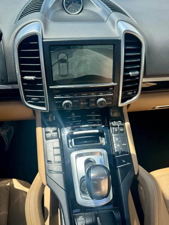 2014 Porsche 958 Cayenne - Image 16 of 20