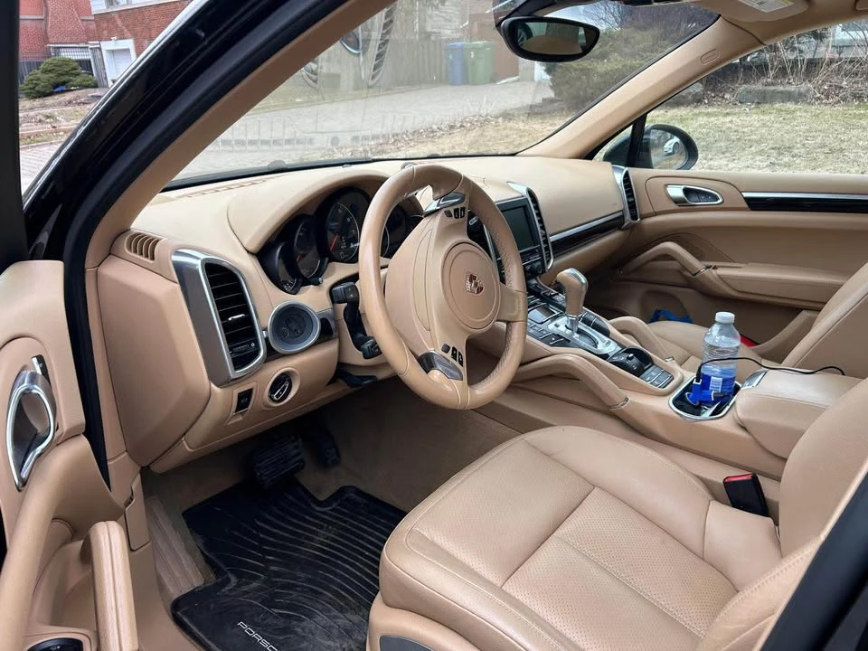 2014 Porsche 958 Cayenne - Image 9 of 14