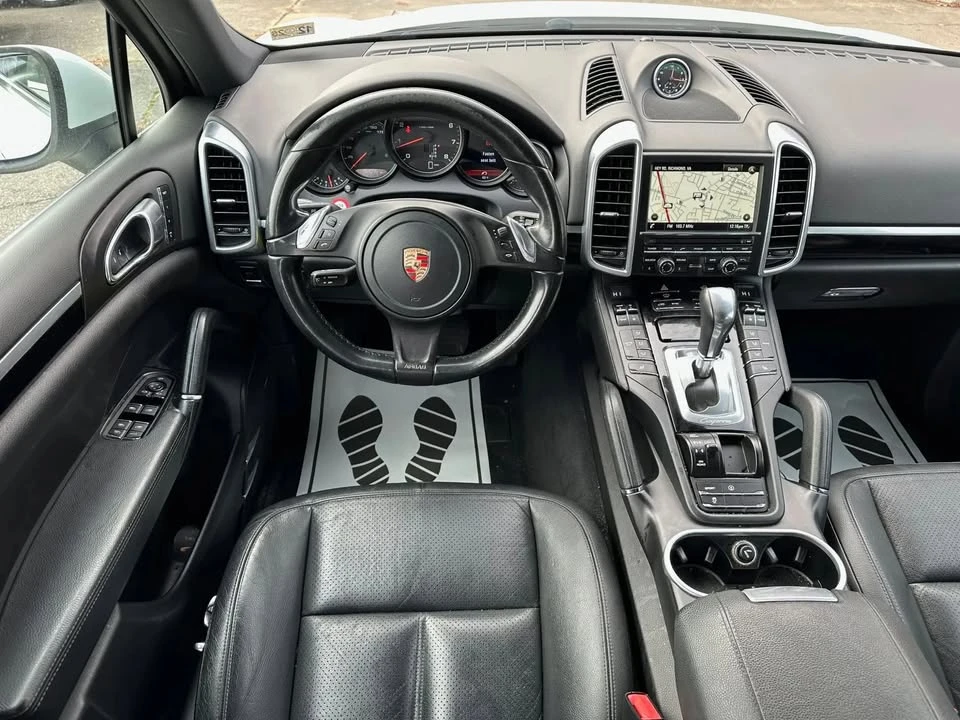 2014 Porsche 958 Cayenne - Image 9 of 20