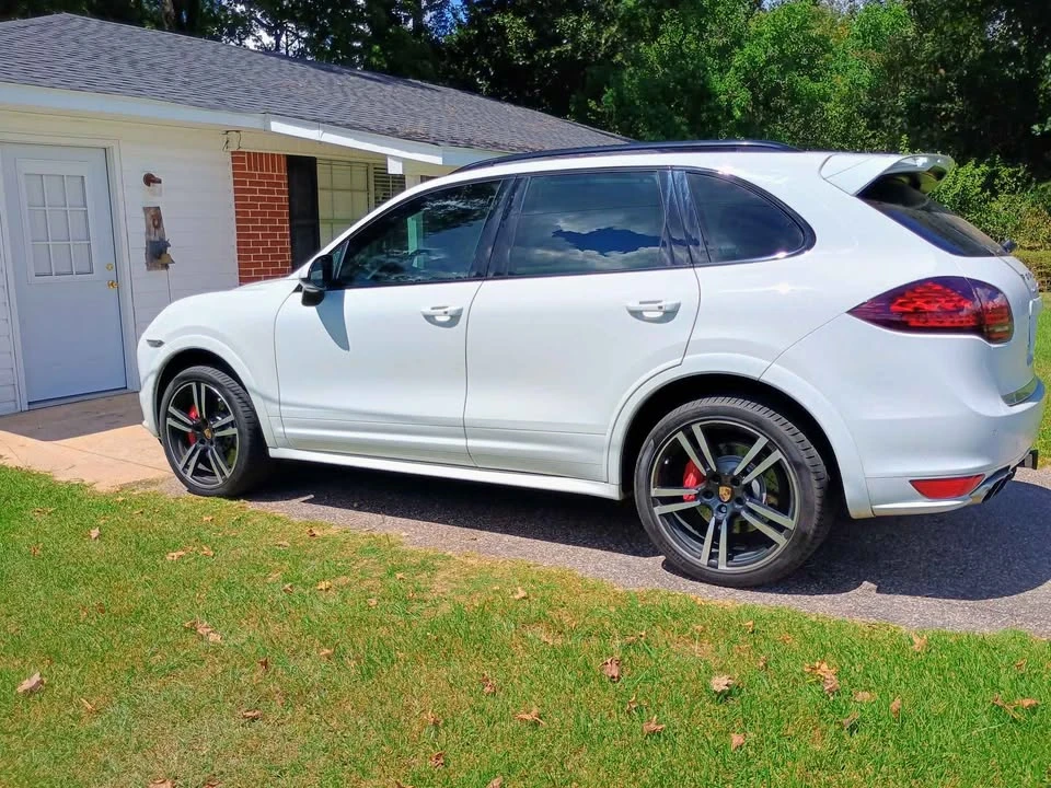 2014 Porsche 958 Cayenne - Image 2 of 10