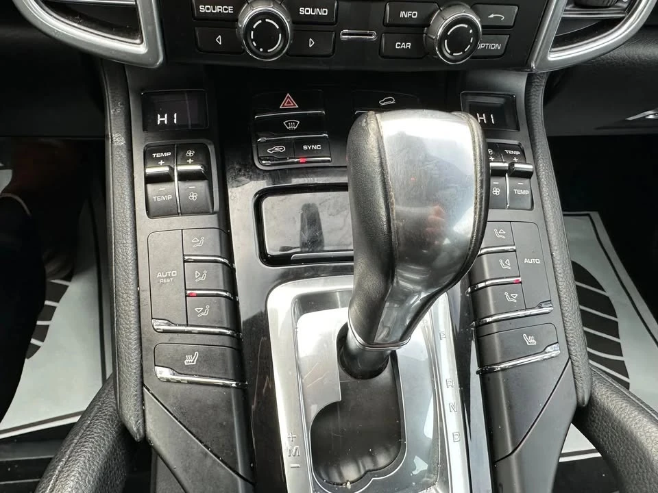 2014 Porsche 958 Cayenne - Image 14 of 20