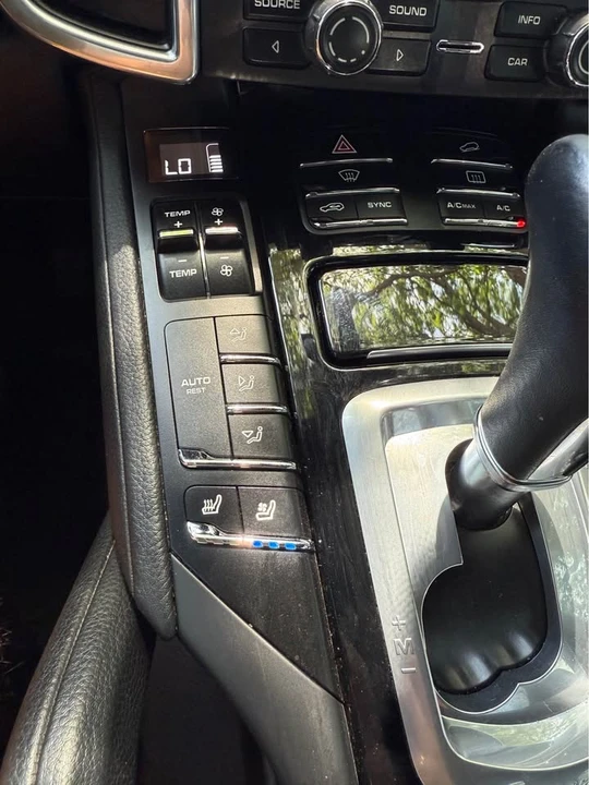 2014 Porsche 958 Cayenne - Image 17 of 20
