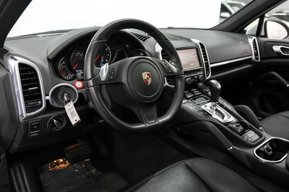2014 Porsche 958 Cayenne - Image 2 of 20