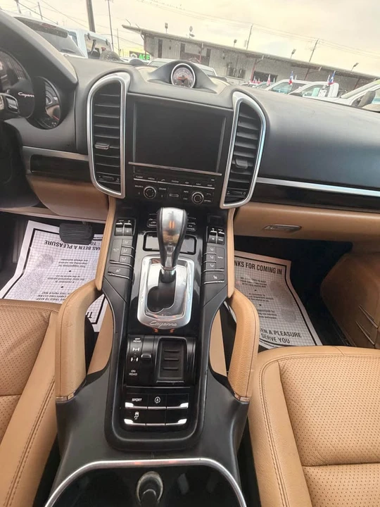 2014 Porsche 958 Cayenne - Image 8 of 9
