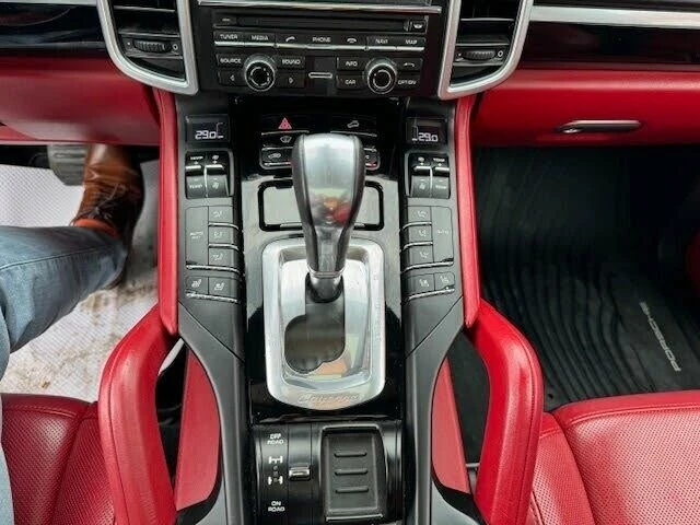 2014 Porsche 958 Cayenne - Image 12 of 20