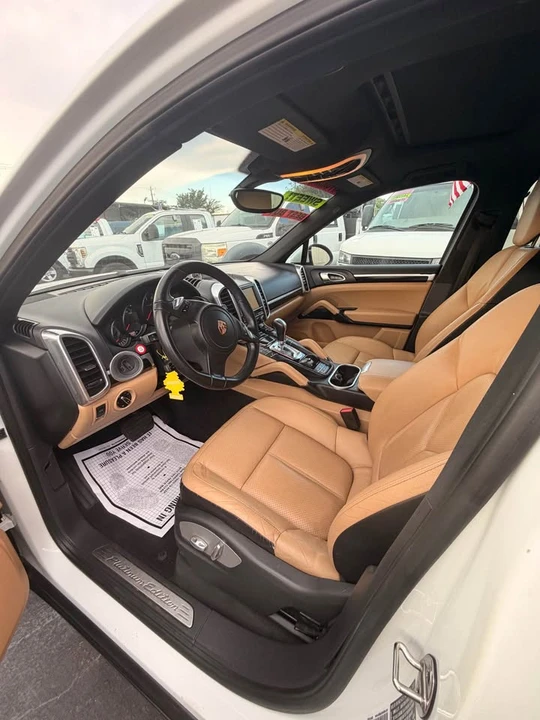 2014 Porsche 958 Cayenne - Image 3 of 9