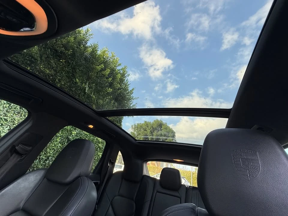 2014 Porsche 958 Cayenne - Image 11 of 18