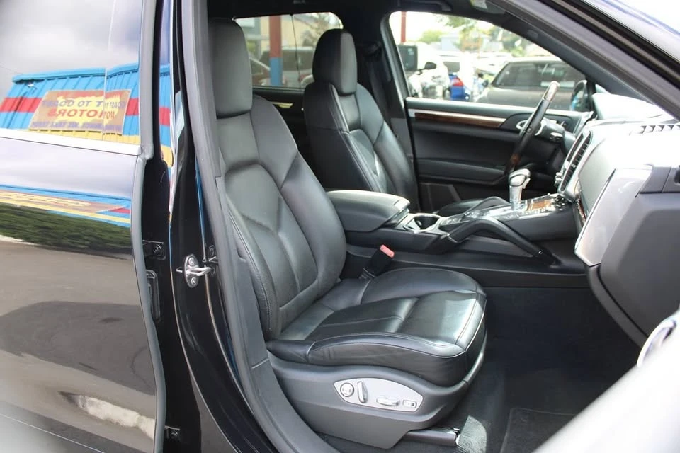 2014 Porsche 958 Cayenne - Image 16 of 18