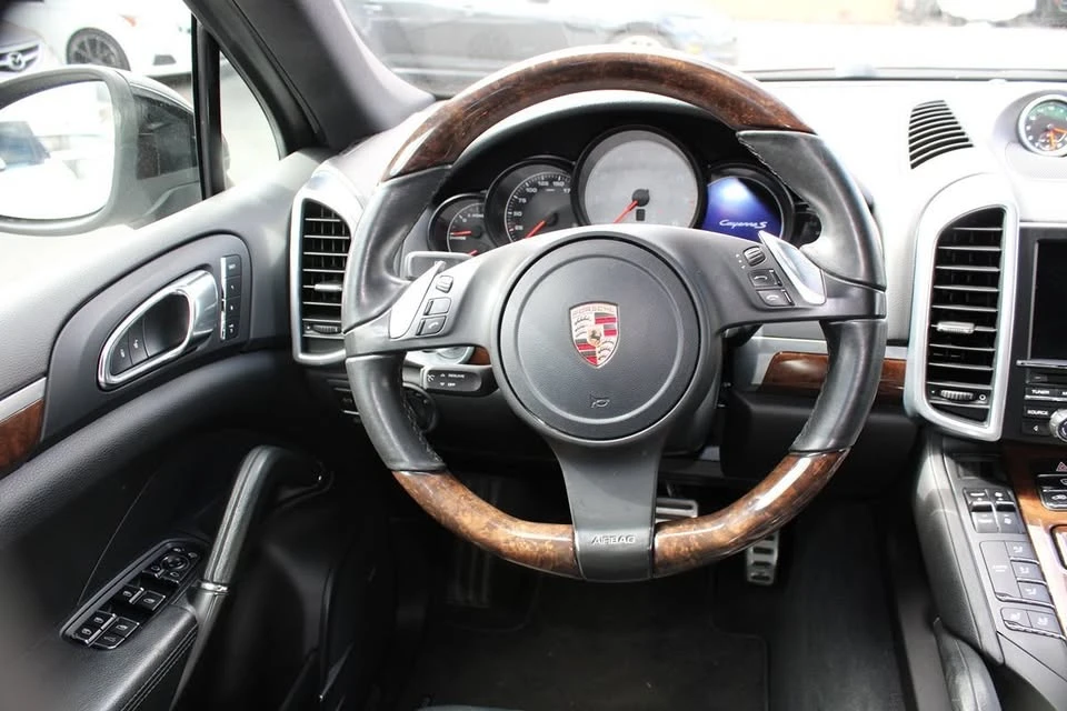 2014 Porsche 958 Cayenne - Image 9 of 18