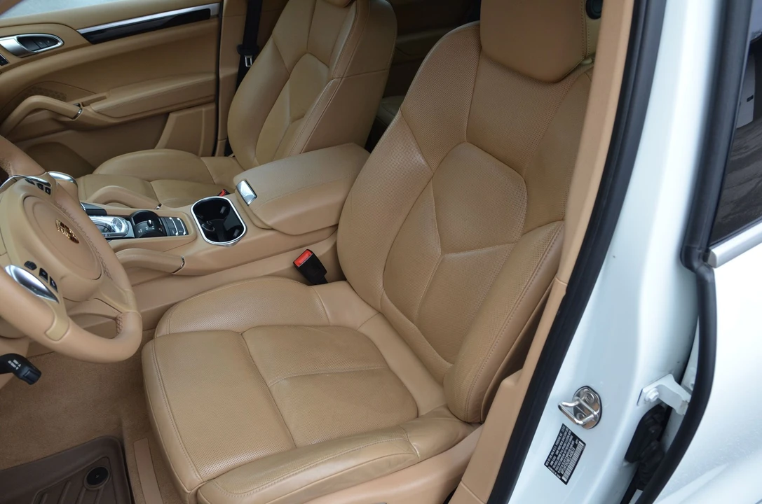 2014 Porsche 958 Cayenne Diesel - Image 10 of 14