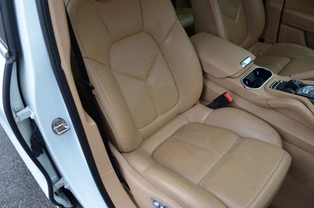 2014 Porsche 958 Cayenne Diesel - Image 13 of 14