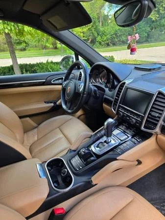 2014 Porsche 958 Cayenne - Image 16 of 17
