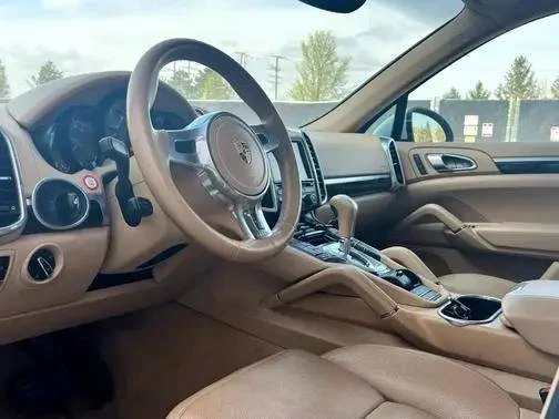 2014 Porsche 958 Cayenne - Image 2 of 10