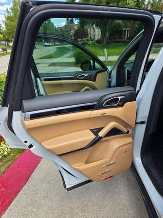 2014 Porsche 958 Cayenne - Image 11 of 17
