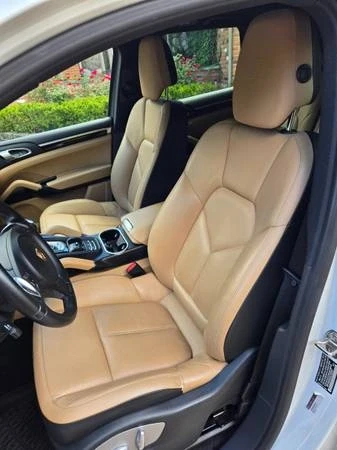 2014 Porsche 958 Cayenne - Image 9 of 17