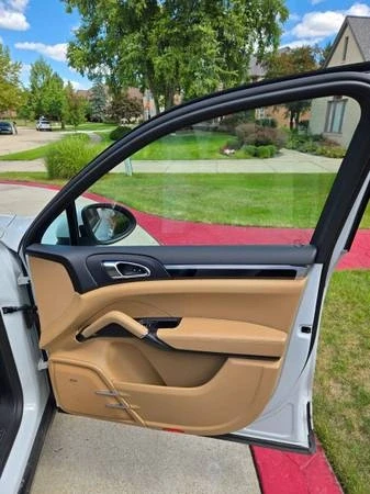 2014 Porsche 958 Cayenne - Image 14 of 17