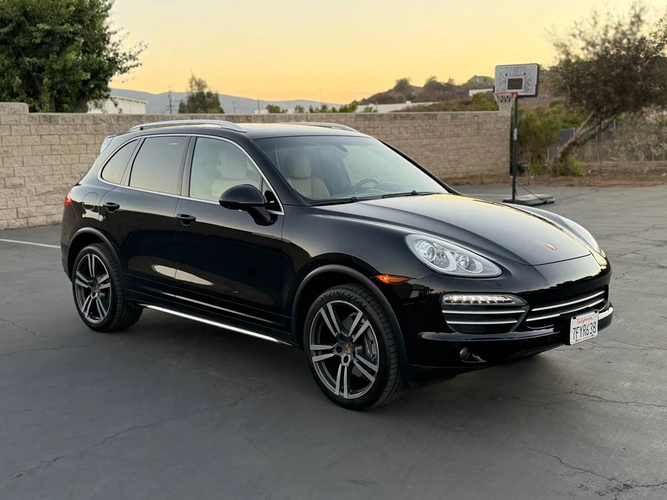 2014 Porsche 958 Cayenne - Image 2 of 14