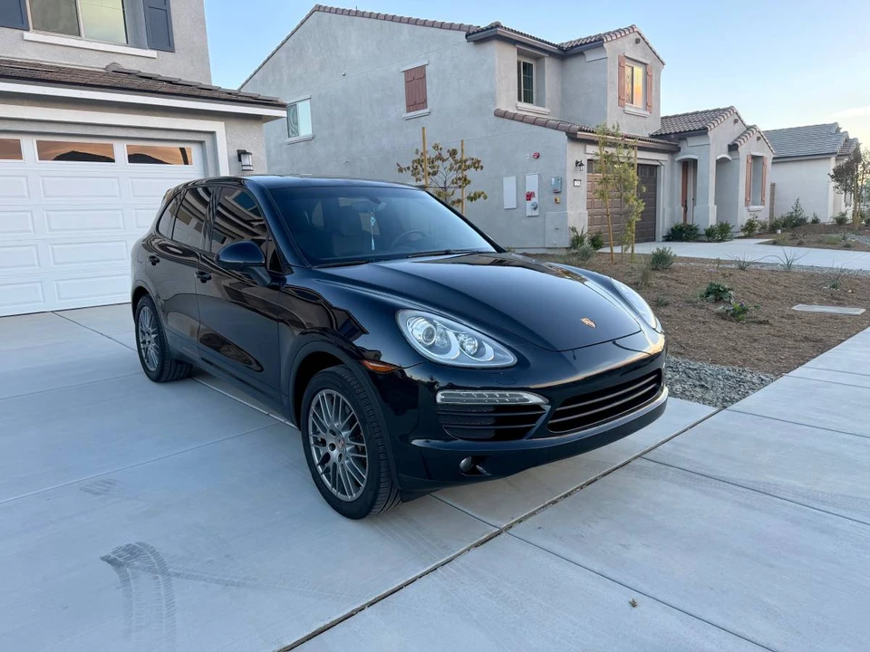 2014 Porsche 958 Cayenne - Image 2 of 7