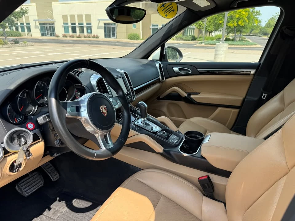 2014 Porsche 958 Cayenne - Image 9 of 16