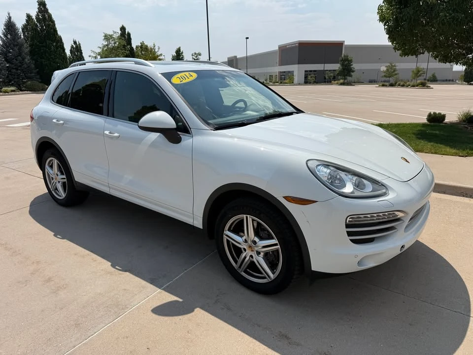 2014 Porsche 958 Cayenne - Image 2 of 16