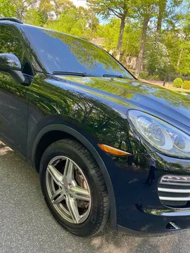 2014 Porsche Cayenne Platinum Edition