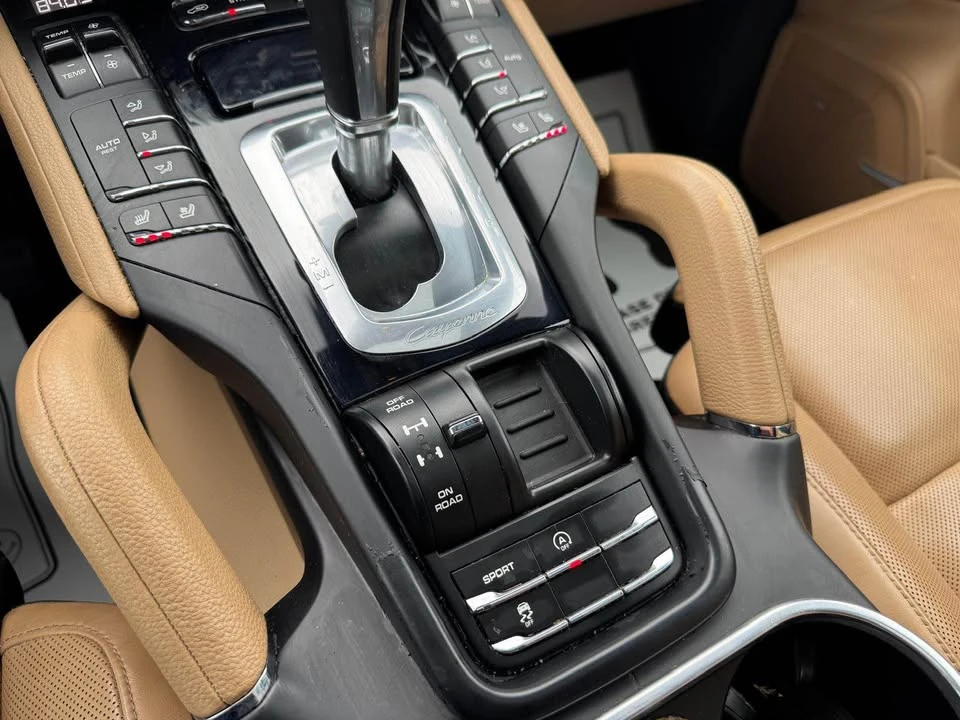 2014 Porsche 958 Cayenne - Image 17 of 20