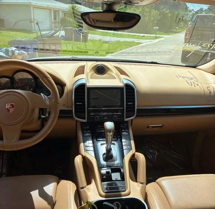 2014 Porsche 958 Cayenne - Image 14 of 20