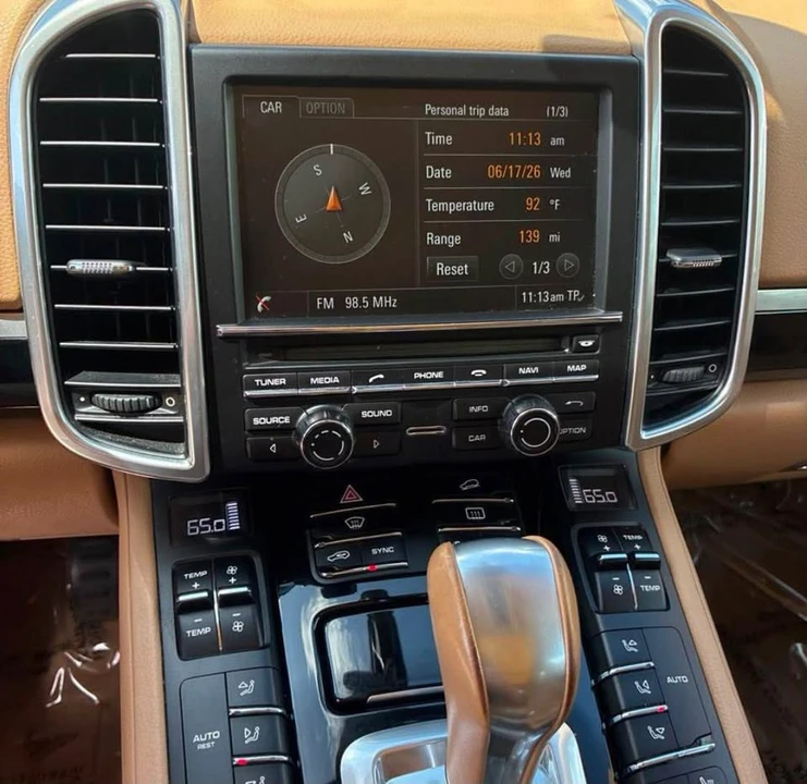 2014 Porsche 958 Cayenne - Image 9 of 20